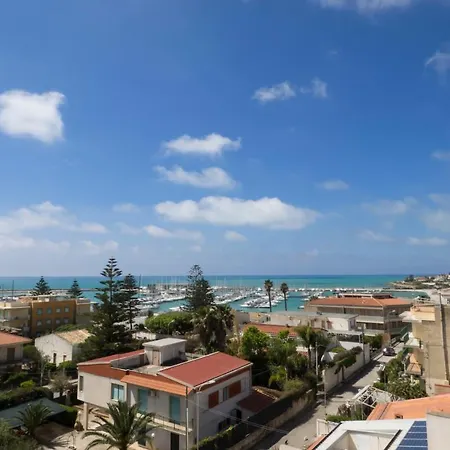 Siciliacasevacanze - Liberty מרינה די רגוזה